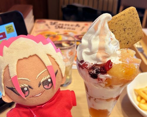 しどちゃ、おたんじょうびだからパフェたべたもよう…
つぎは、うにゅもね！
