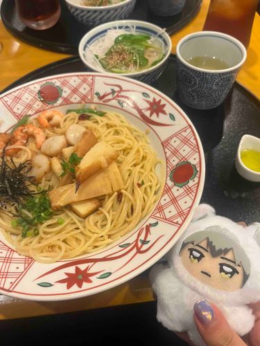 きょうは母のひやな。よていがあったからいっしょにごはんしてきたで。しゅんのものはおいしいなぁ。