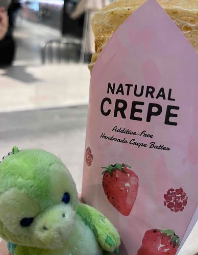 おともだちと、お姉ちゃんとお母さんとクレープを食べたよ🐢