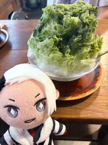 かさぎ屋でかき氷食べたよ
下に白玉が入っててうまうま