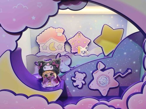 夢の世界みたいだね左。お友達もいるよ