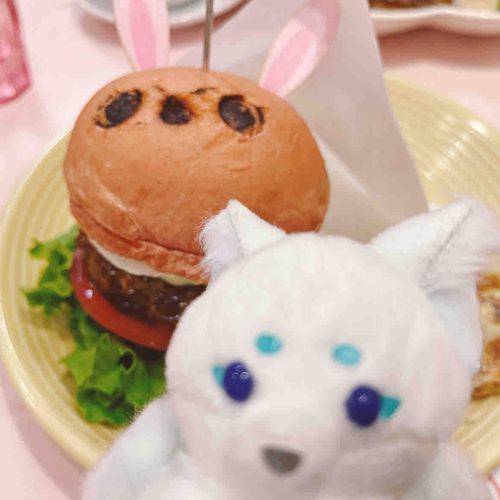 左、ハンバーガーだよ