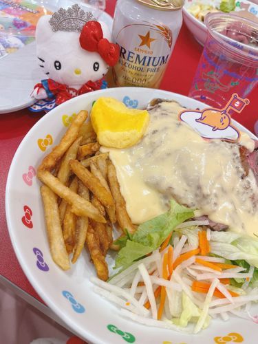 ｷﾃｻﾝ、ローストビーフ丼だよ
ローストビーフ丼、ｷﾃｻﾝだよ