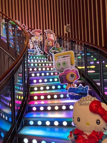 トイストーリー5は、なんとｷﾃｻﾝも登場(大嘘)