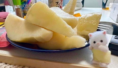 パソコンを教えてるおじいちゃんがめちゃデカラ・フランスをくれまちたので、熟すまで待って、今日ついに食べまちた！！！！めちゃうまでちゅわ～～～～！！！！！！