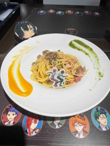 もち、コラボフードだよ。