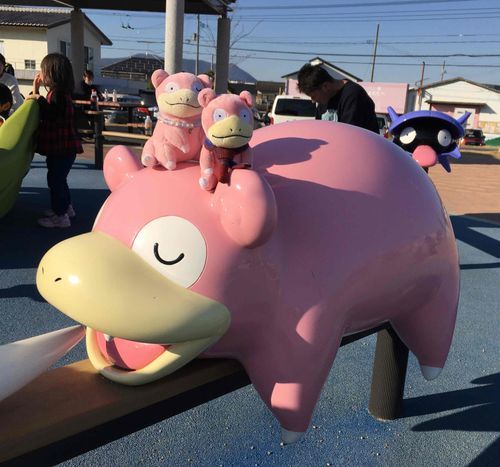 ヤドンの遊具は小さなおとももちで溢れてたのやぁん！
ヤドンは愛されてるやぁん🩷