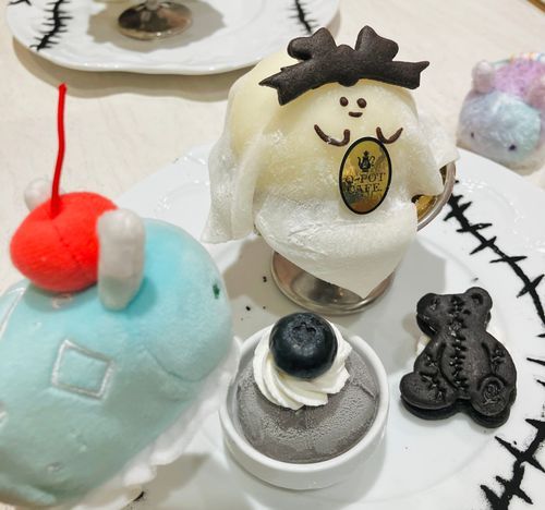 おかしの オバケちゃんに あったよ！
ちょっと こわいこ？