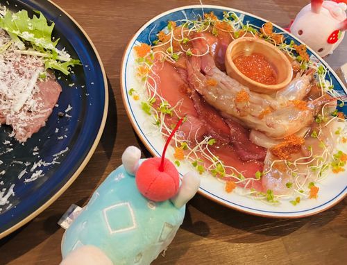 おいしい ごはん たべました。
おさしみ キラキラ おいしいし キレイだね〜