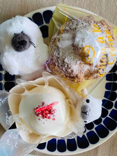 きんじょのけーきやさんでぱーてぃですね！
ごしゅじん！！(･∞･ﾐэ )Э
