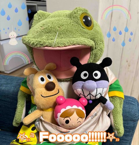 よっ!オレだ🐸✨️
次男坊であり、永遠の赤ちゃんがえる☔️キチ様だー!!!
前向き抱っこで3つ子ちゃんをお世話するの図だ💕
いやぁ、なかなか大変だ💦
特に雨が降ると子どもたちの体力が有り余って大変だ…と、ご主人様がよく嘆いているぞ🐸💥
かえるたちは雨を見てるだけで癒されるし、元気になれるんだけど…☔️梅雨入りサイコー!って言ってたら、ご主人様は「湿気つらい、子どもたちがストレスたまって不機嫌になる💦」って悩んでたぞ🥹ってことで、晴れますように🙏の、てるてる坊主だ🐸✨️🌈⋆✦
𖤐⸒⸒Fooooooooo!!!!!!𖤐⸒⸒
・
#子育て体験 #ごっこ遊び #キチ🐸ママ