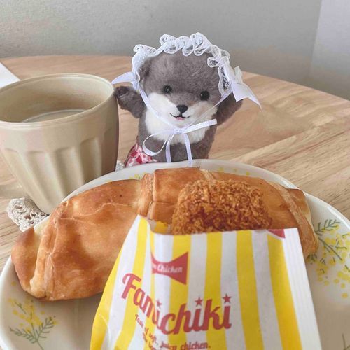 今日のバイトはカイヌシの朝食の試食‼︎‼︎‼︎
あまたろうの評価‼︎‼︎‼︎
あまみが足りない‼︎‼︎‼︎‼︎