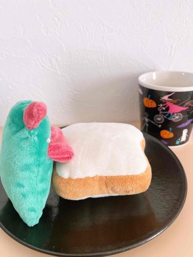 おはよう いいあさだね
すごくさむいけど
あさごはんは パンをたべたよ