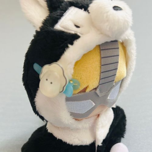 フッ、黒も似合うじゃないか。ところでこの牡蠣はなんだ。
