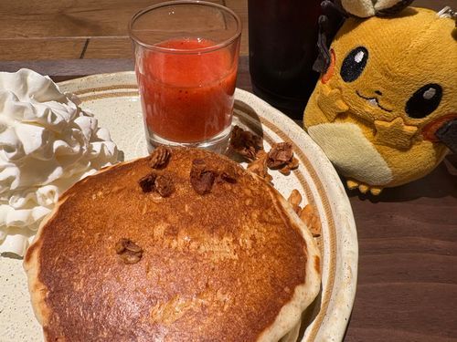 パンケーキンネ！ストロベリーソースをかけて頂くンネ〜！