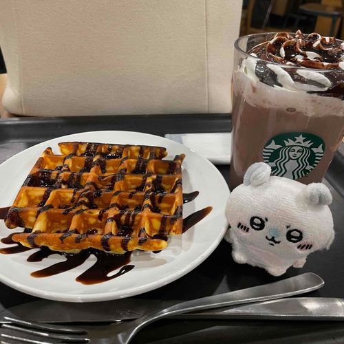 友達働いてる時に行くといつもたくさんチョコかけてくれる
