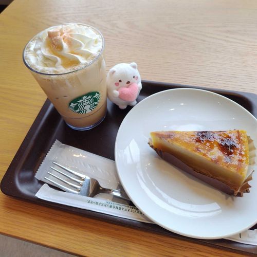 スタバの蜜芋ケーキ、美味しかった❤️