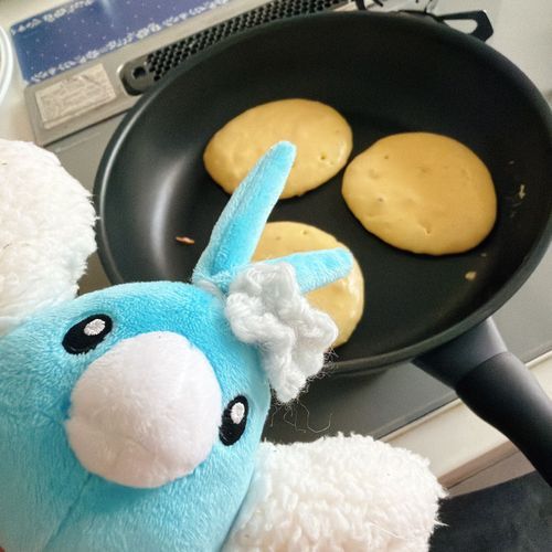 ぱんけーき！ぱんけーきなのよ！焼きかけなのよ！早く焼けて欲しいわね！