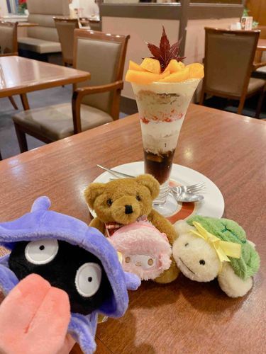 パフェを食べたよ〜
栗と柿のパフェだったよ！
とっても美味しかった〜☺️