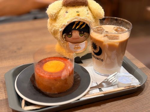 ぷろんと コーヒーいっぱいで
うれしッスね ししょ！
デザートは……
ばむくへんの なかに
ぷりんが はいっているスか！？
じぶんと ぎゃくッス
じぶんは ぷりんの なかに いるッス