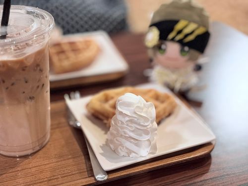 むふー！
なまくりん どっさりッスね！
おいし〜い わっふる
てんこもり〜ッス！