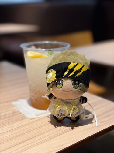 ししょ と おちゃ すると
げんきに なるッス

ししょ も
レモン のんで
げんき げんき に
なって ほしッス
