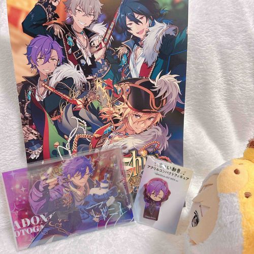 きのうは やぬしちゃんと あきはばらに いって きたよ！
さいきん だんしゃり してるみたいで いろいろ ぐっずを うりにいったんだ〜
ぐっず うった おかねで また ぐっず かってたけど いいのかな🤔❓
おおきい おれが かっこいい ぽすたーが ほしかった みたいだから こんかいは ゆるして あげるね！