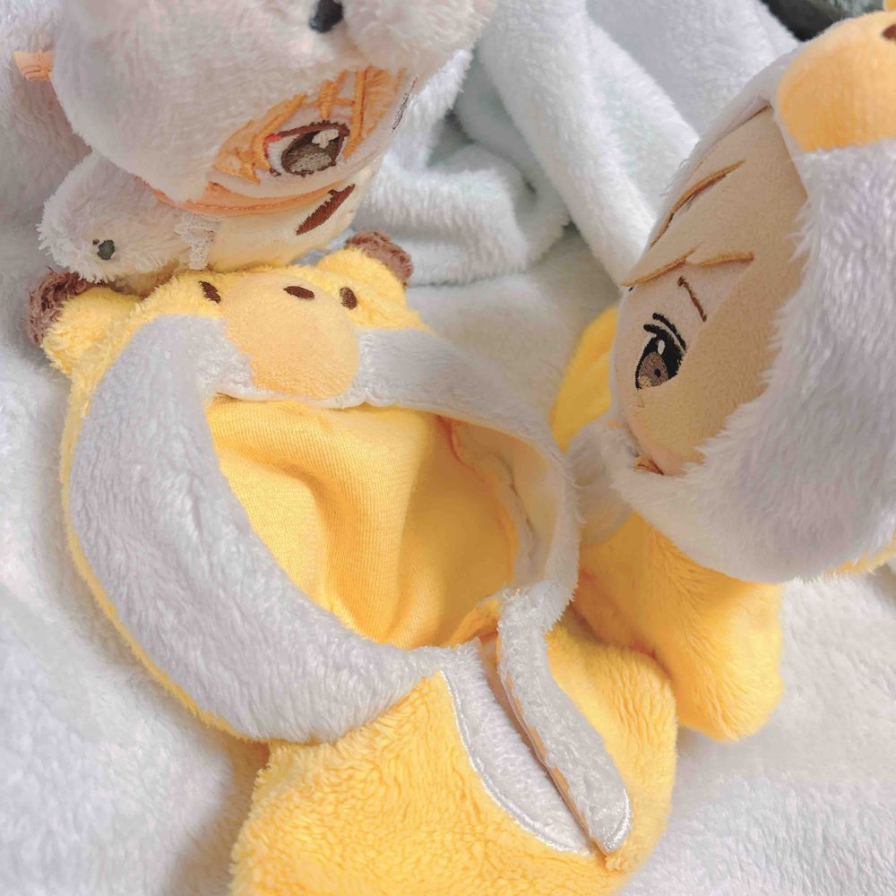 やぬしちゃんに きつねぽんちょを しんちょう してもらったよ〜！
もう おふるの ぽんちょは だいぶ ぱさぱさしてるんだけど おもいでが たくさん あるから すてられないんだ🥺
あれ いつぬちゃんは きにいったのかな？