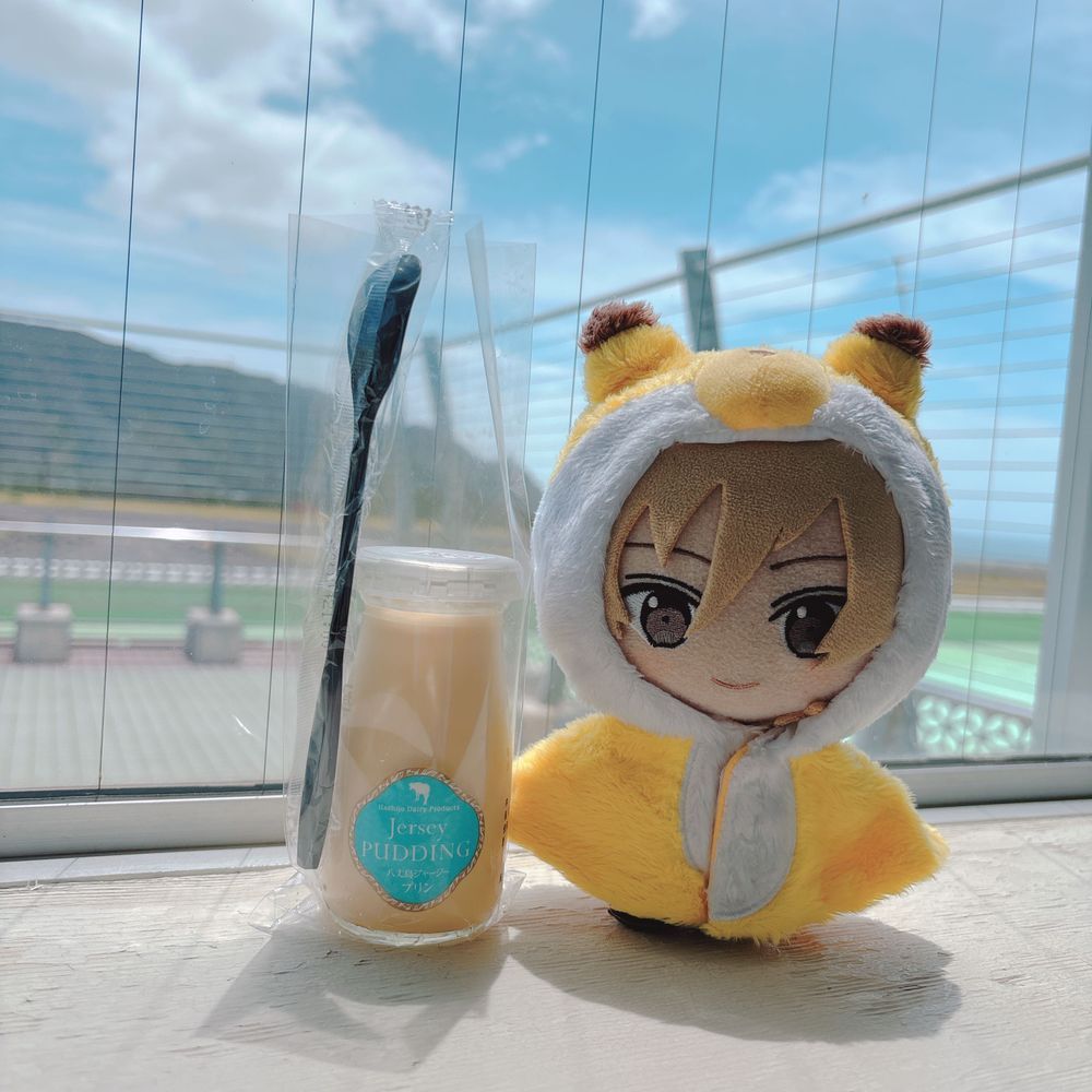 やぬしちゃんと はちじょ〜じまに いってきたよ！
ちょうきしゅっちょう だったみたいだけど まいにち おへやに むしが たくさんでて たいへんだったんだ😫
さいきん あっちこっち いそがしくて ぜんぜん とうこうできてなかったから また すこしずつ とうこう していくね〜！
