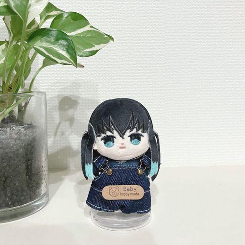 初めてのお洋服を買ってもらってご機嫌

何回も試着させられてスン顔をしているけどその実気に入っているよ
