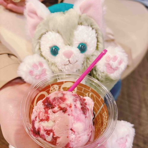 名探偵コラボのアイスを食べたよ🍨🍨👓🔫