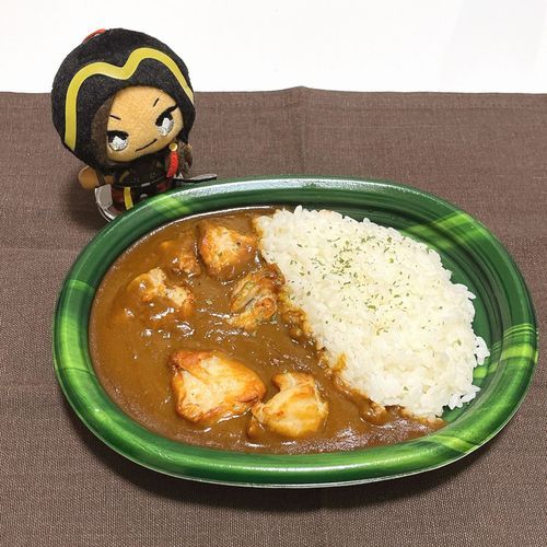 ジャミルお誕生日おめでとう🐍🎂🥳
大好物のカレーでお祝い！