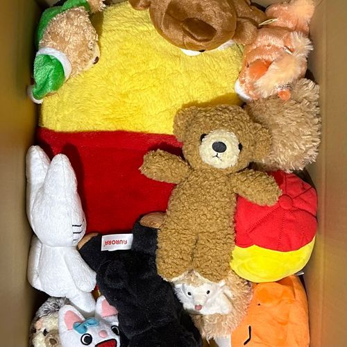 おともだち と あんしょ に つめこまれてる