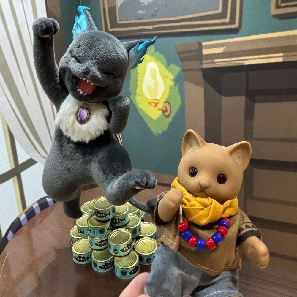 おしゃれねこりん再び…！
かいぬしの推し活にお付き合い💛🤎(先月のおしゃしんです🐱)