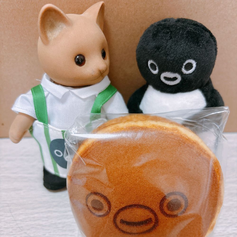 みてみて！Suicaのペンギンドーナツとどらやき🐧☆⡱

🐱「…きみにそっくりだねぇ」