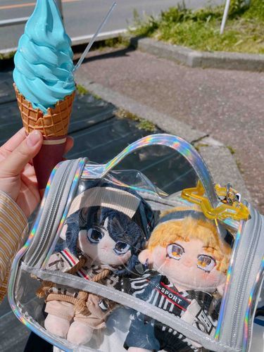 実はこっそり青いアイスクリームをもうひとつ食べてました🍦