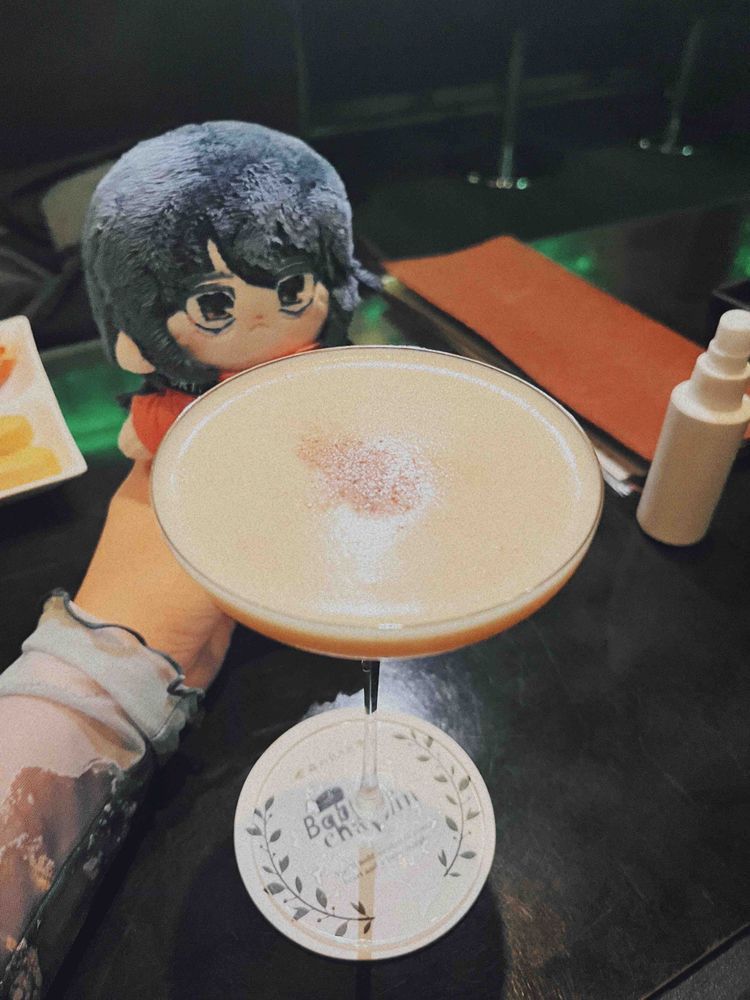 そういえば先日にカクテルバーにお邪魔しました🍸
管理人さんが俺にそっくり？なブランデーフリップというカクテルを頼んでいました
俺は17なのでまだ飲めませんが...
味が気になります
