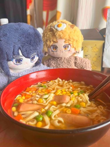 きょうはおれの当番だったからカレーうどんつくったよ〜
こんな日があってもいいよね〜！🍛🥢