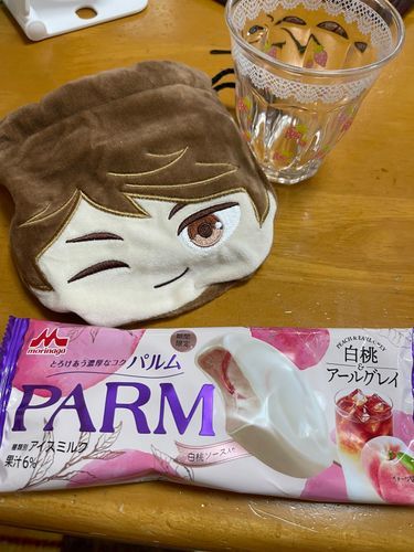 ハイキューの及川さんのポーチ可愛すぎる😍パルムも美味しかった😋