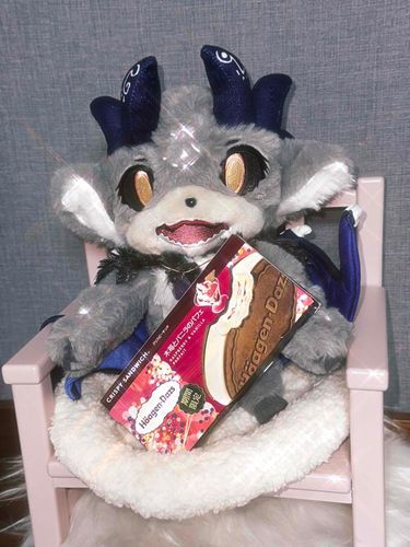 ハーゲンダッツ 木苺とバニラのパフェ
うめーぞ
#でびぬい撮り