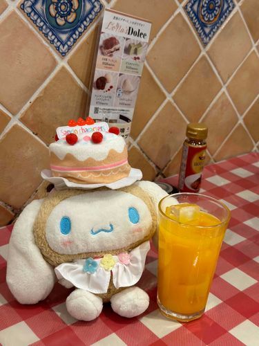 こんばんはー。ひさびさになっちゃった！ぼくはげんきだけどね！
ぼくのおともだちは、かふんしょーだって。なんかめっちゃやばいんだよ。かふんしょー、こわーい。
あと、今おともだちとぼくはけんかしてんの！ぼくてきにはあと10ねんはなかなおりむりって思ってる！

これはね、おたんじょうびのときにもらったオレンジジュースだよ。オレンジジュースいっぱいくれたけど…うーん…まだ、なかなおりは、むり！