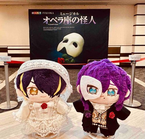 いつしの「にん、にんにににんににんにござる…（これ、女の子の衣装でござる…）」

マヨぬい「ヒィ♡ヒィ〜…！（お頭がクリスティーヌで私がファントムなんて…♡うふふ、光栄ですぅ！）」