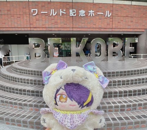 人間「今日のライブすっごく楽しかったね（コールで声ガラガラ））

いつしの「にんににんにににんににんにござる！（ステの拙者もカッコいいでござる！）」
