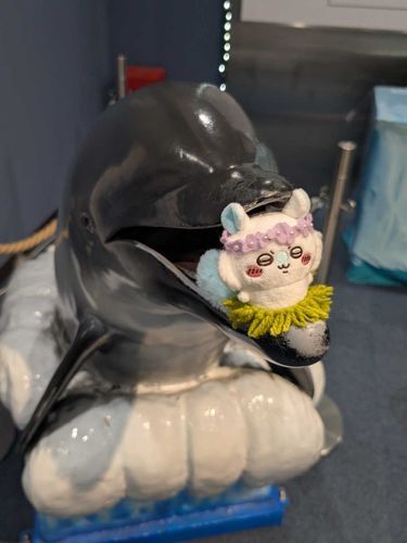 離せッ！！