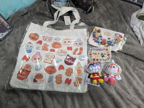 先週の金曜日にコナンスタンプラリー巡りの二泊三日の旅に出掛けた時にアンパンマンミュージアムに行った(無料エリアのみ❩で購入したグッズ達♥