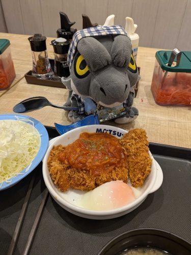 残業までやり遂げて帰宅最中に松屋へ
😃今日は、29日肉の日だから夜ごはんにうまトマロース定食にしました😋