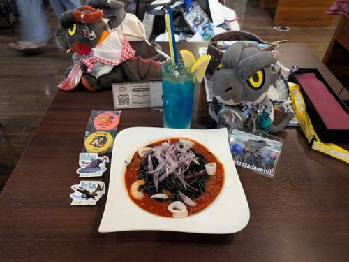 お昼は、秋葉原のモンハン酒場で限定メニューを頂いたよ😋