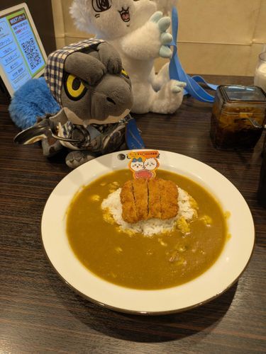 今日パートナーの仕事を終えた帰り途中にCoCo壱番屋に久々に行って噂のコラボの島カレーを食べて来たぜ。残念ながらコラボラッシーの方品切れ？てたから特典のフィギュアはゲット出来なかったな…。
パートナーはあさりが苦手で、カレーにあさりが沢山入ってたから残すかと思ったら見事完食してだぞ。