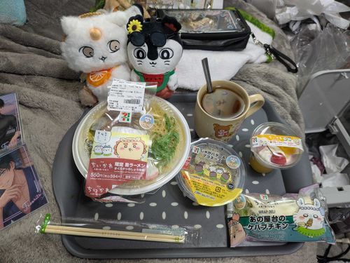 今日の朝ごはんは、ちいかわコラボメニュー尽くしだったの〜💕
どれも美味しかったの〜💕
次は、島次郎の貝汁やくりまんじゅうの焼きそばまだゲットして無いから食べてみたいな✨️🤔✨️
島次郎のカツカレーも有ったけどあれてかなり辛いのかな？（；^ω^）？