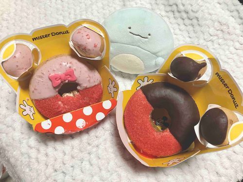 ミッキーとミニーのドーナツだよ〜！ミスドって見てるだけでもとっても幸せになれちゃうねぇ🦕